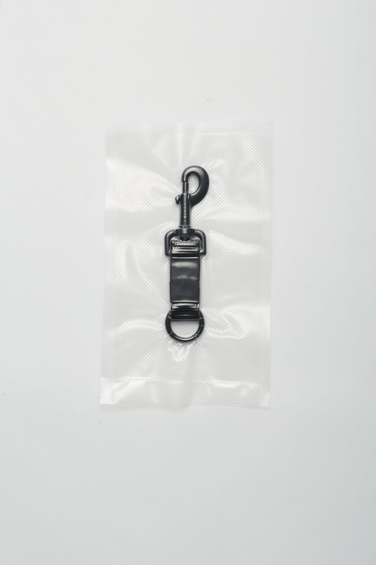Minimal Keychain Black ACCESSORIES | KEYCHAIN THE CELECT   