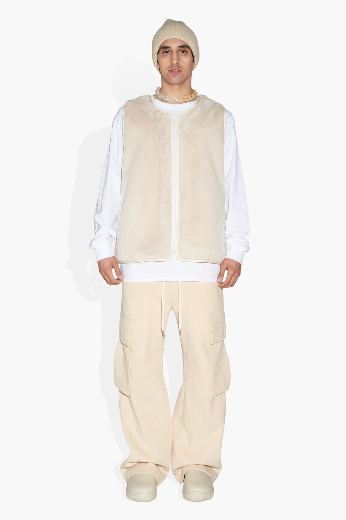FUZZY VEST CREAM OUTERWEAR | VEST THE CELECT MENS   