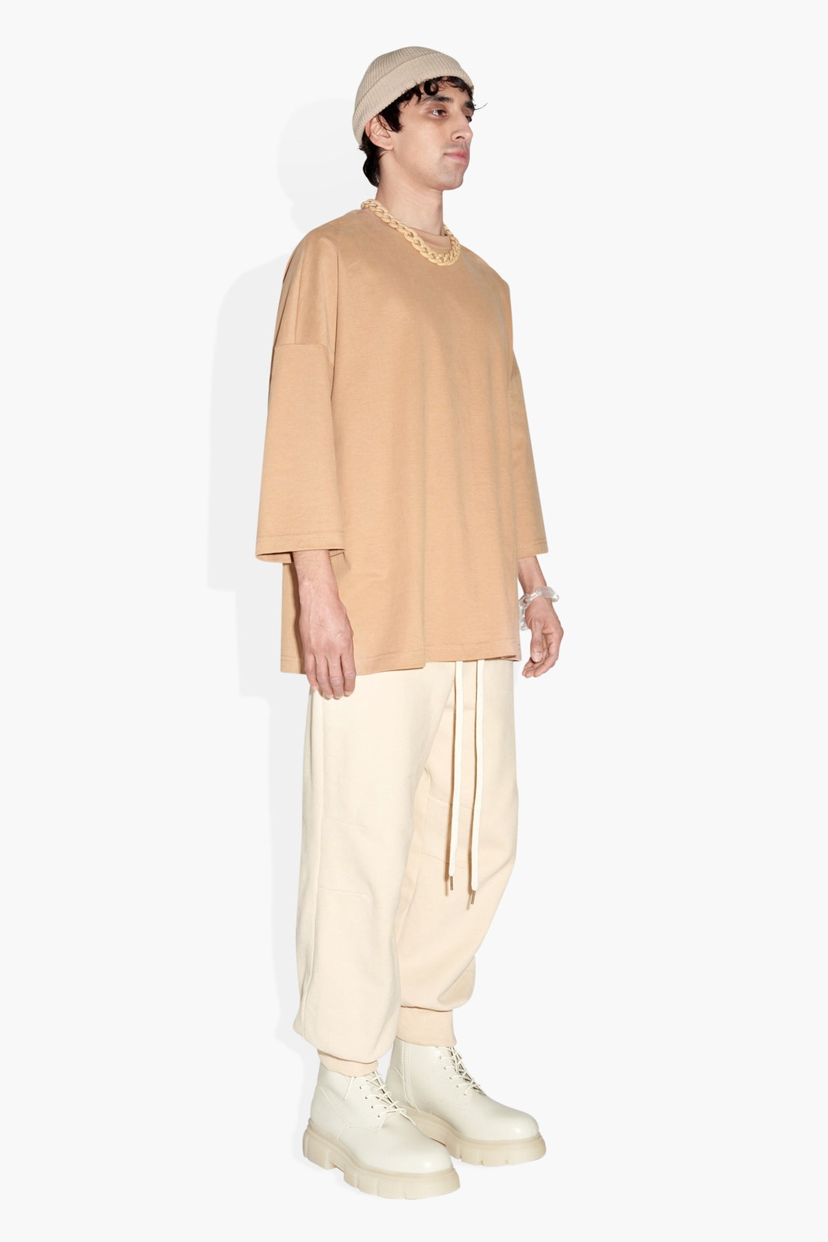 HUGE T BEIGE KNITS | SHORT SLEEVE THE CELECT   